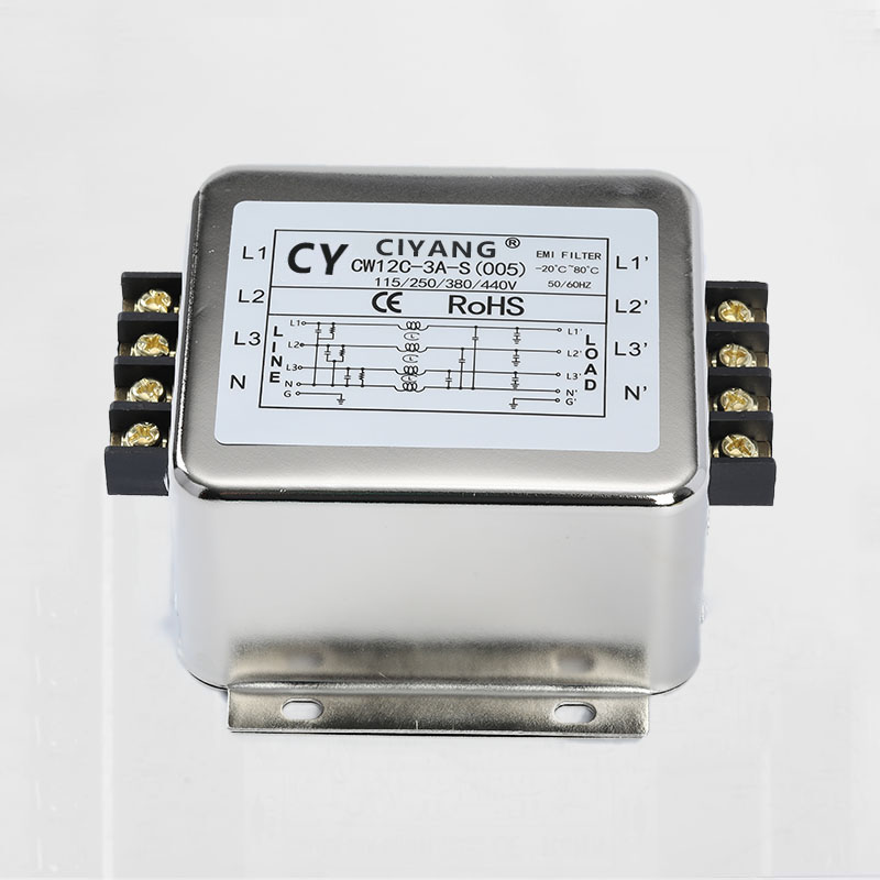 Three phase four wire filter